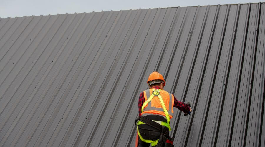 Expert Emergency Roof Repairs services in Zephyrhills, FL